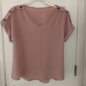 Women’s Short Sleeve Top Size Medium